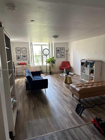 3720 Inverrary Dr 1L, Lauderhill, FL 33319