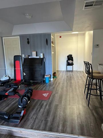 3720 Inverrary Dr 1L, Lauderhill, FL 33319