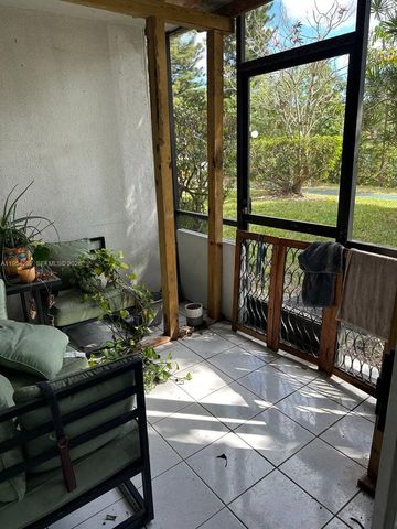 3720 Inverrary Dr 1L, Lauderhill, FL 33319