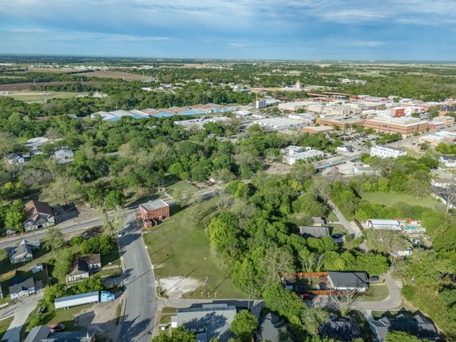 105 Wyatt Street, Waxahachie, TX 75165