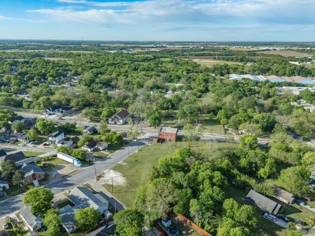 105 Wyatt Street, Waxahachie, TX 75165
