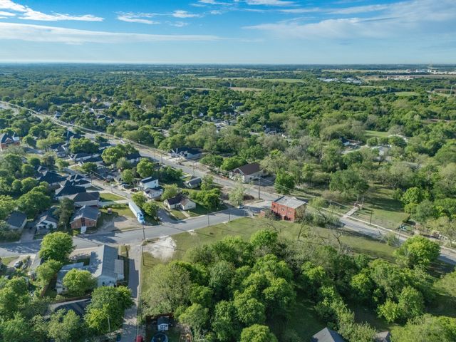105 Wyatt Street, Waxahachie, TX 75165