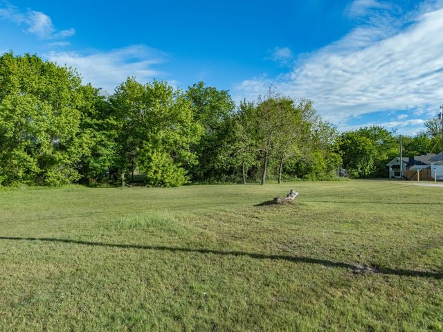 105 Wyatt Street, Waxahachie, TX 75165