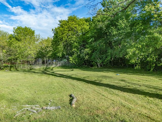 105 Wyatt Street, Waxahachie, TX 75165