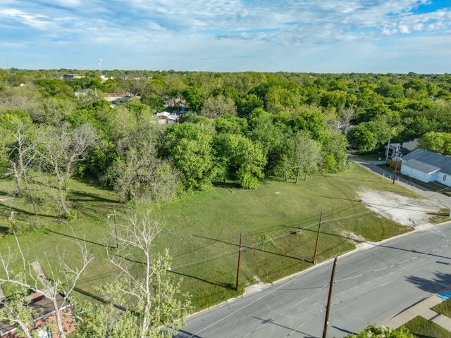 105 Wyatt Street, Waxahachie, TX 75165