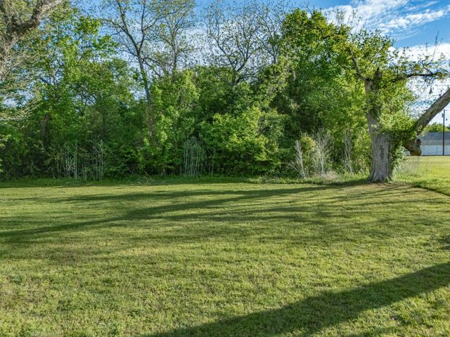 105 Wyatt Street, Waxahachie, TX 75165
