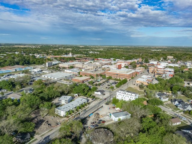 105 Wyatt Street, Waxahachie, TX 75165