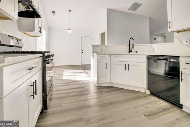 1528 Buckingham Place, Stockbridge, GA 30281