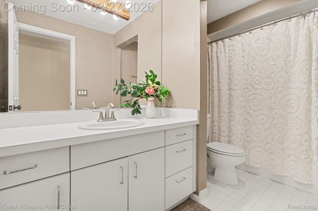 7365 Danbury Drive, West Bloomfield Charter Township, MI 48322