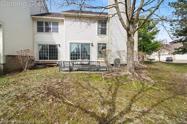 7365 Danbury Drive, West Bloomfield Charter Township, MI 48322