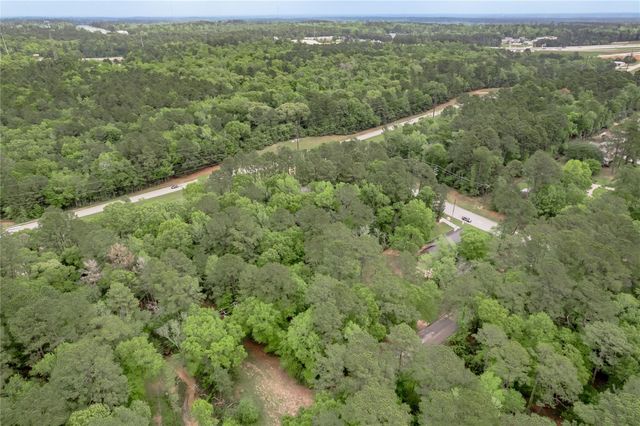 277 Broadmoor Drive, Huntsville, TX 77340