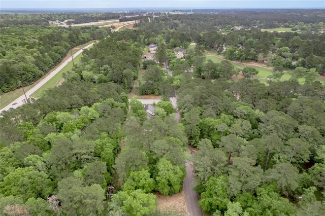 277 Broadmoor Drive, Huntsville, TX 77340