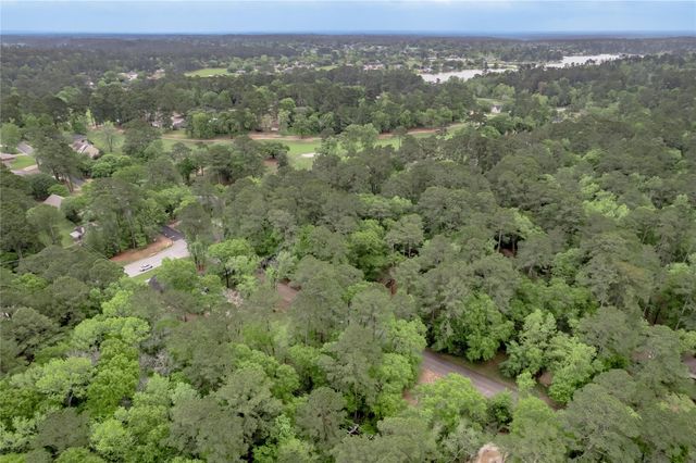 277 Broadmoor Drive, Huntsville, TX 77340