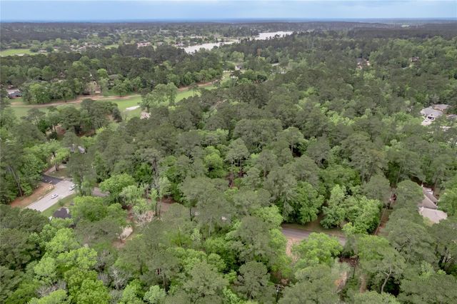 277 Broadmoor Drive, Huntsville, TX 77340