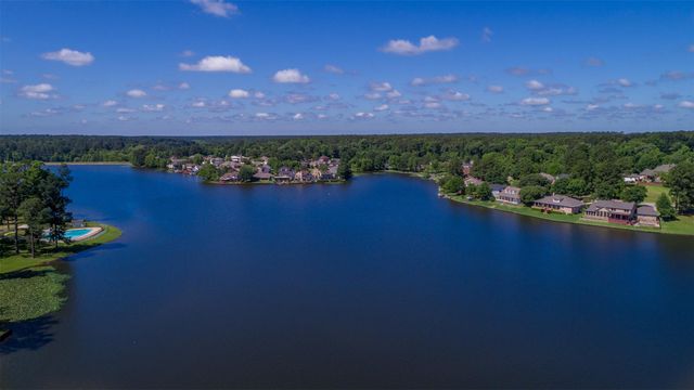 277 Broadmoor Drive, Huntsville, TX 77340