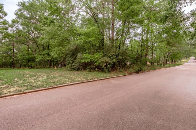 277 Broadmoor Drive, Huntsville, TX 77340