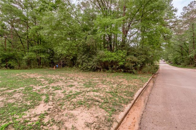 277 Broadmoor Drive, Huntsville, TX 77340