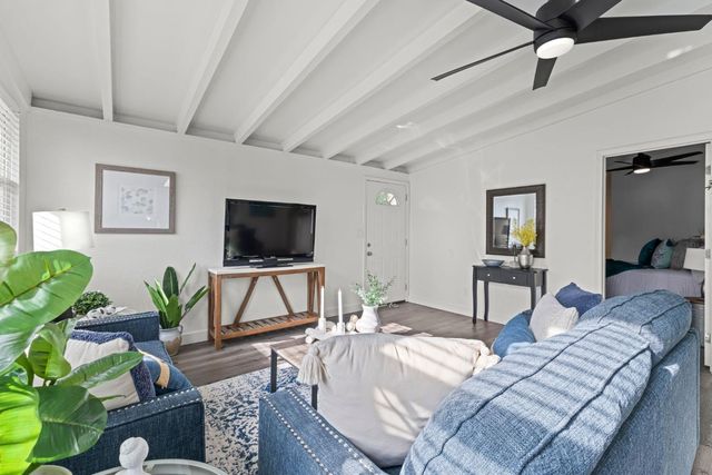 930 Beardsley Dr, West Sacramento, CA 95605