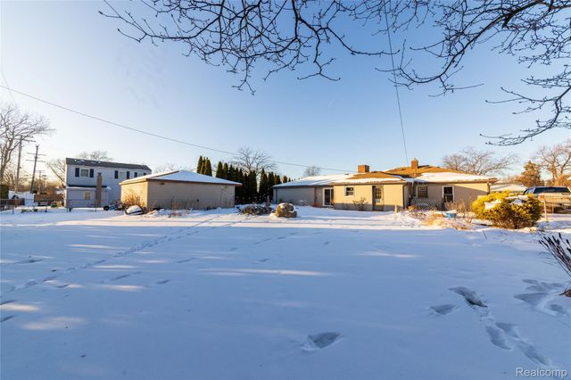 30917 Pardo Street, Garden City, MI 48135