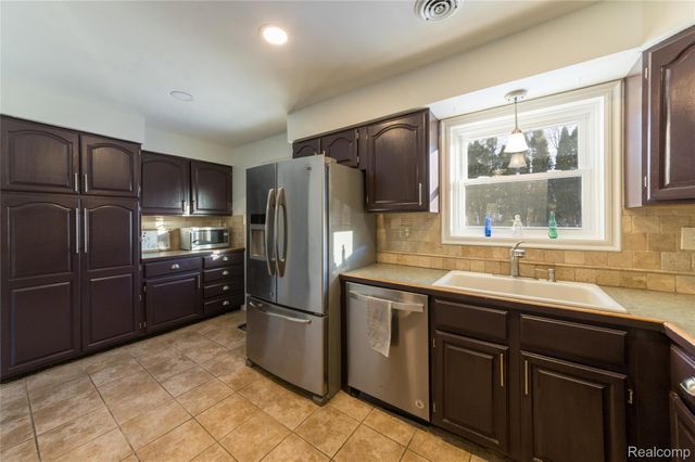 30917 Pardo Street, Garden City, MI 48135