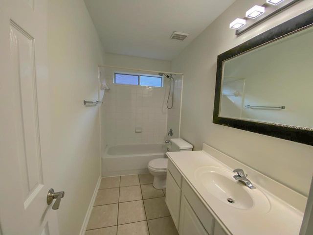 54 N Queenscliff Circle, The Woodlands, TX 77382