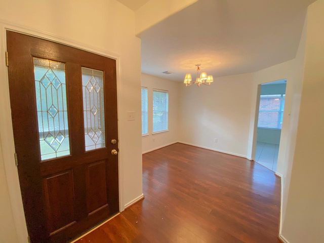 54 N Queenscliff Circle, The Woodlands, TX 77382
