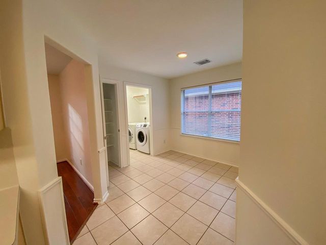54 N Queenscliff Circle, The Woodlands, TX 77382