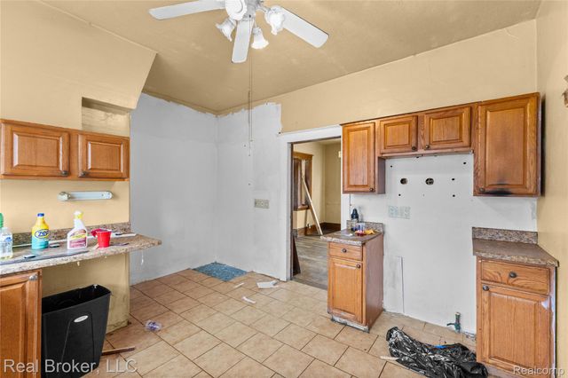 352 N Perry Street, Pontiac, MI 48342