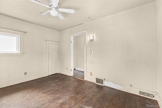 352 N Perry Street, Pontiac, MI 48342