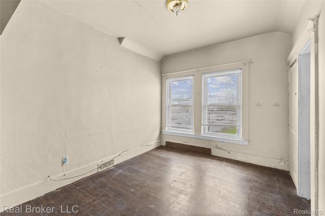 352 N Perry Street, Pontiac, MI 48342