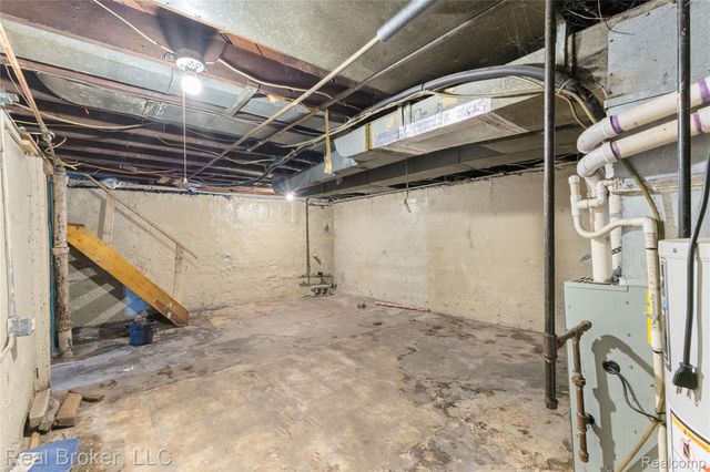 352 N Perry Street, Pontiac, MI 48342