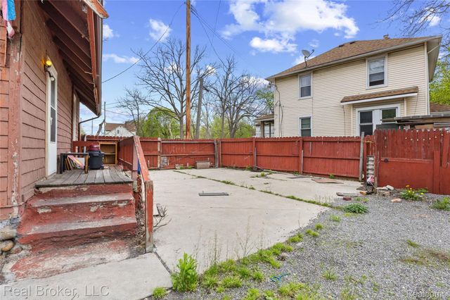 352 N Perry Street, Pontiac, MI 48342