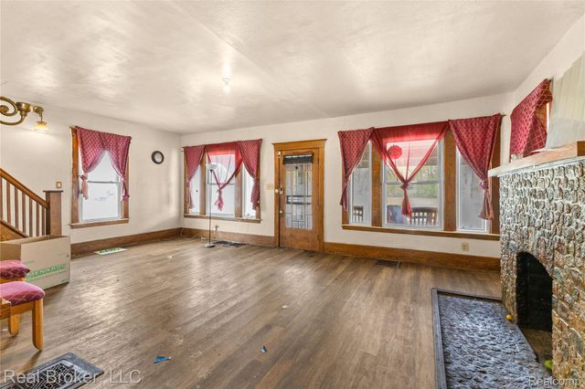352 N Perry Street, Pontiac, MI 48342