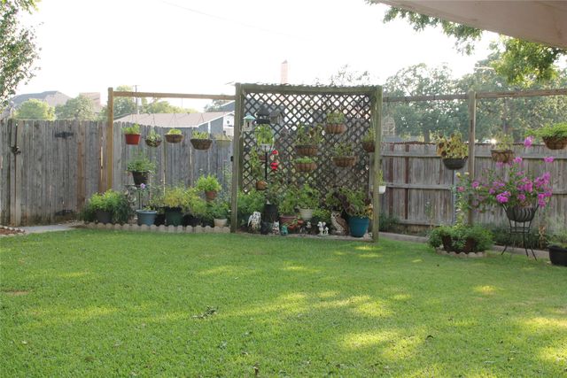 4108 Hideaway Drive, Arlington, TX 76017