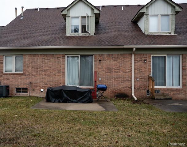 31924 Joseph Anthony Court 2, Warren, MI 48093