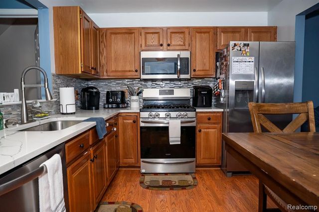 31924 Joseph Anthony Court 2, Warren, MI 48093