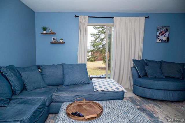 31924 Joseph Anthony Court 2, Warren, MI 48093