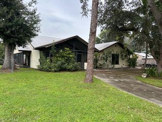 6786 Autumn CT, North Fort Myers, FL 33903