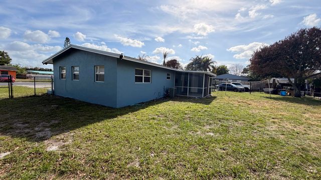 928 Fra Mar Place 2, Fort Pierce, FL 34982