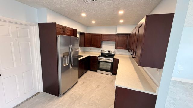 928 Fra Mar Place 2, Fort Pierce, FL 34982