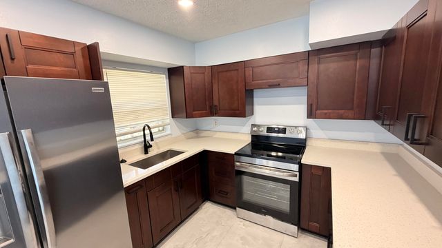 928 Fra Mar Place 2, Fort Pierce, FL 34982