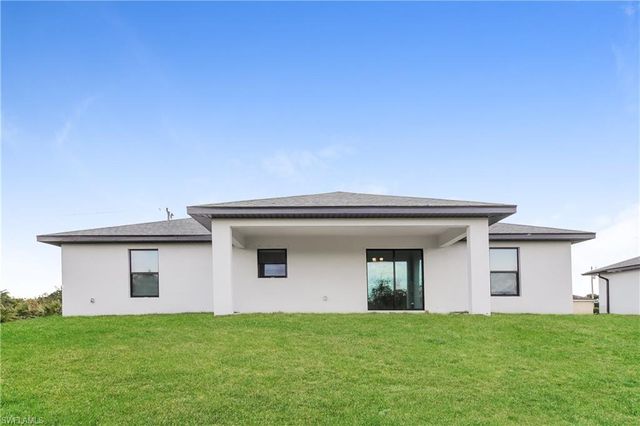2702 31st ST SW, Lehigh Acres, FL 33976