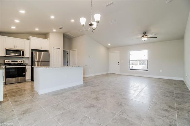 2702 31st ST SW, Lehigh Acres, FL 33976
