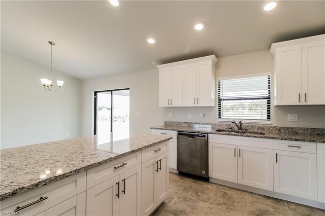 2702 31st ST SW, Lehigh Acres, FL 33976