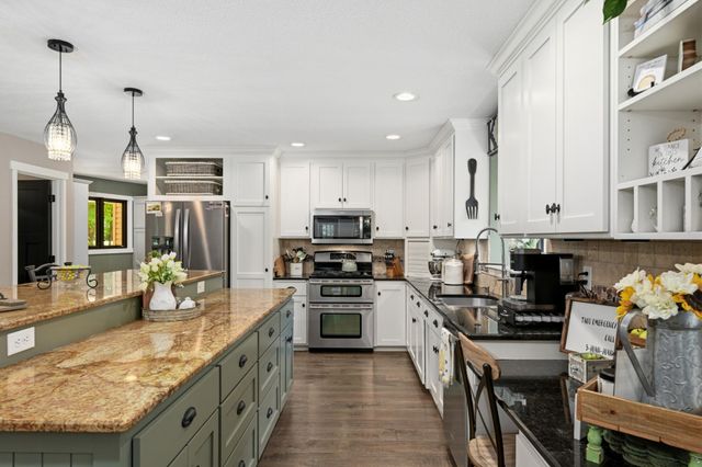 14310 River Crest Drive, Rogers, MN 55374