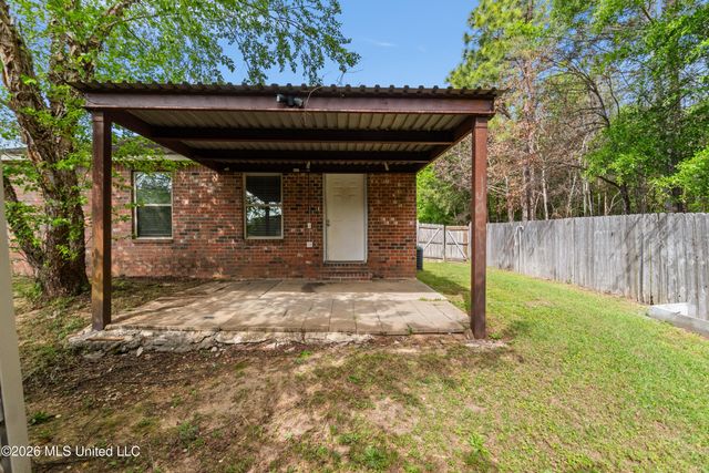 8 Findlay Street, Hattiesburg, MS 39402