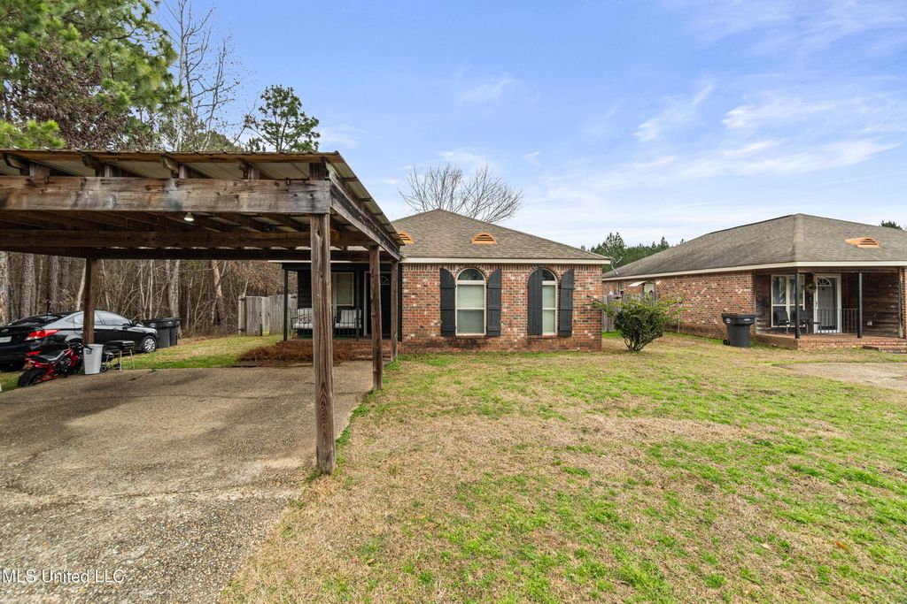 8 Findlay Street, Hattiesburg, MS 39402