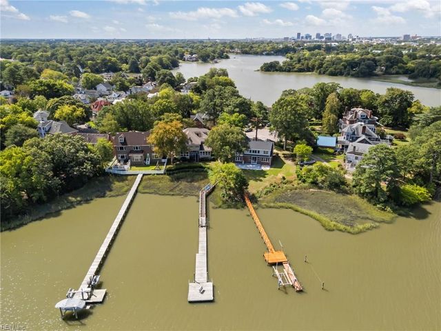 1308 Baecher LN, Norfolk, VA 23509