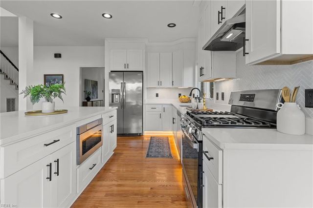 1308 Baecher LN, Norfolk, VA 23509