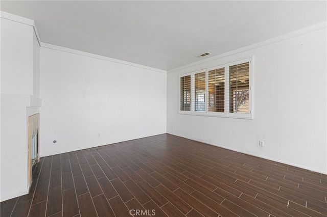 1219 W Holguin Street, Lancaster, CA 93534